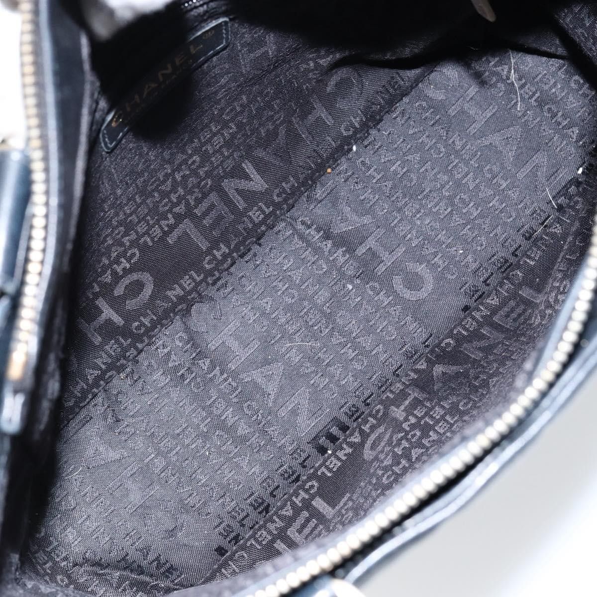 Chanel Chanel Chocolate Bar CC Tote Quilted Leather Size ONE SIZE - 5 Thumbnail