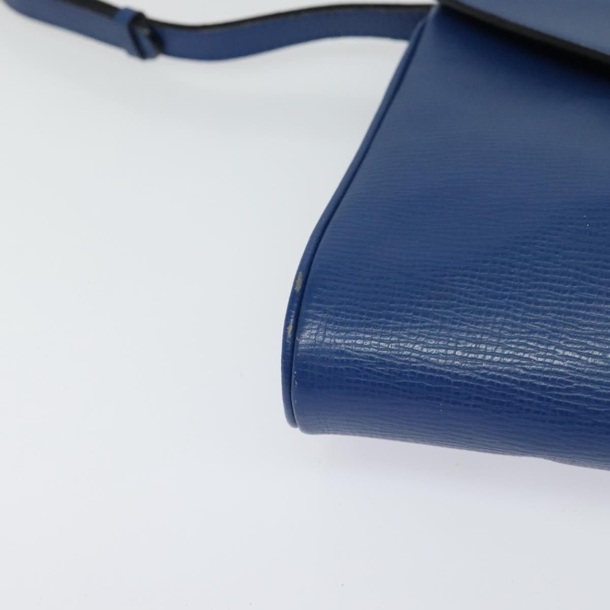 Celine Celine Vintage Circle Logo Crossbody Bag Leather Size ONE SIZE - 9 Thumbnail