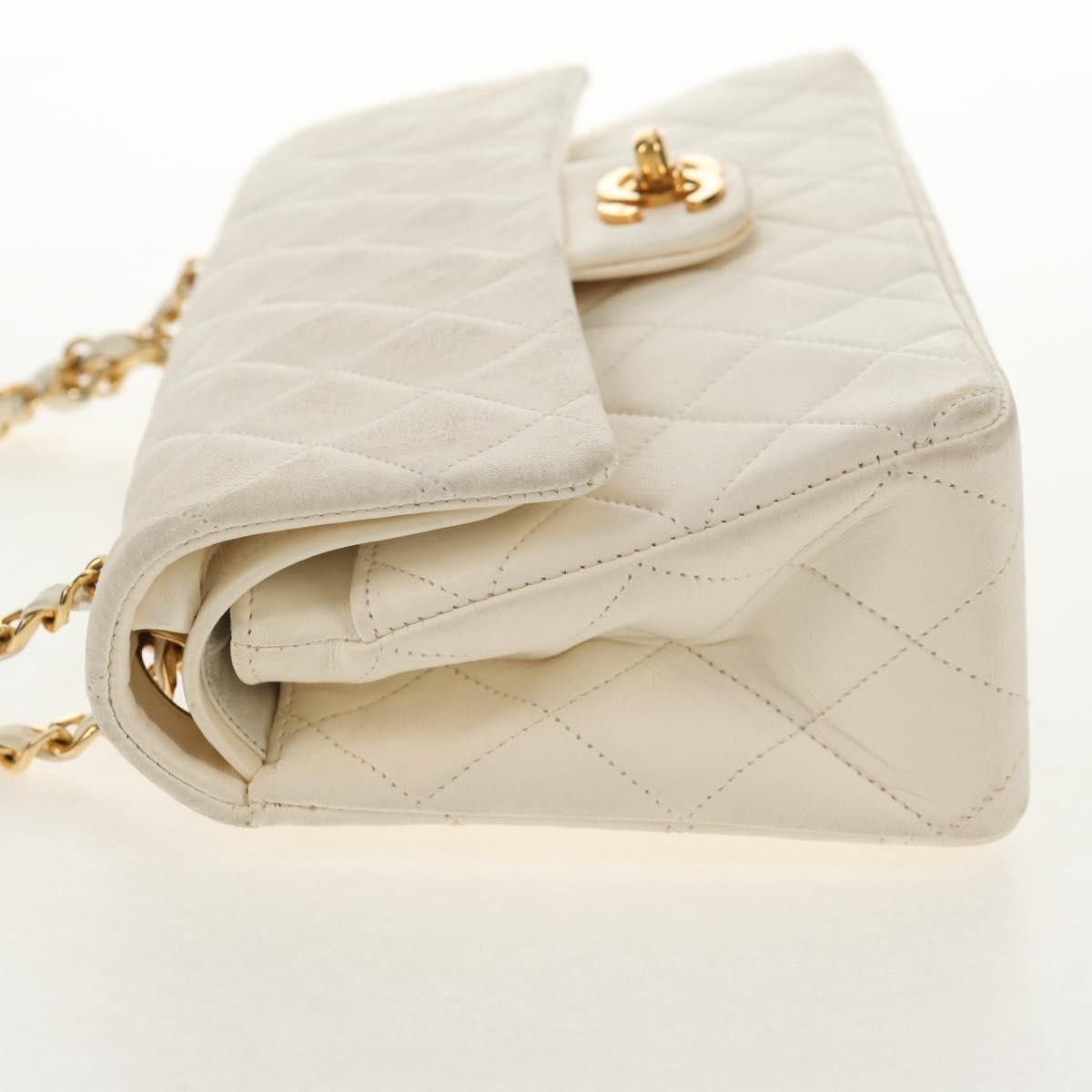 Chanel Chanel Vintage Classic Double Flap Bag Quilted Lambskin Size ONE SIZE - 4 Thumbnail