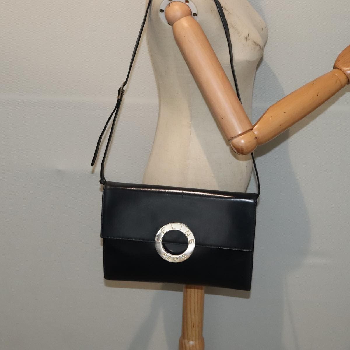 Celine Celine Vintage Circle Logo Crossbody Bag Leather Size ONE SIZE - 13 Thumbnail