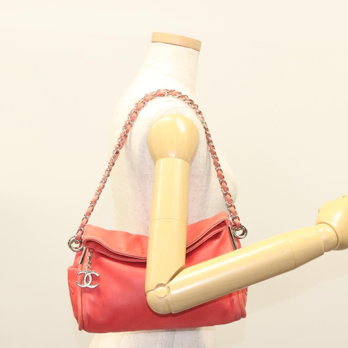 Chanel Chanel Ultimate Soft Hobo Leather Size ONE SIZE - 12 Thumbnail