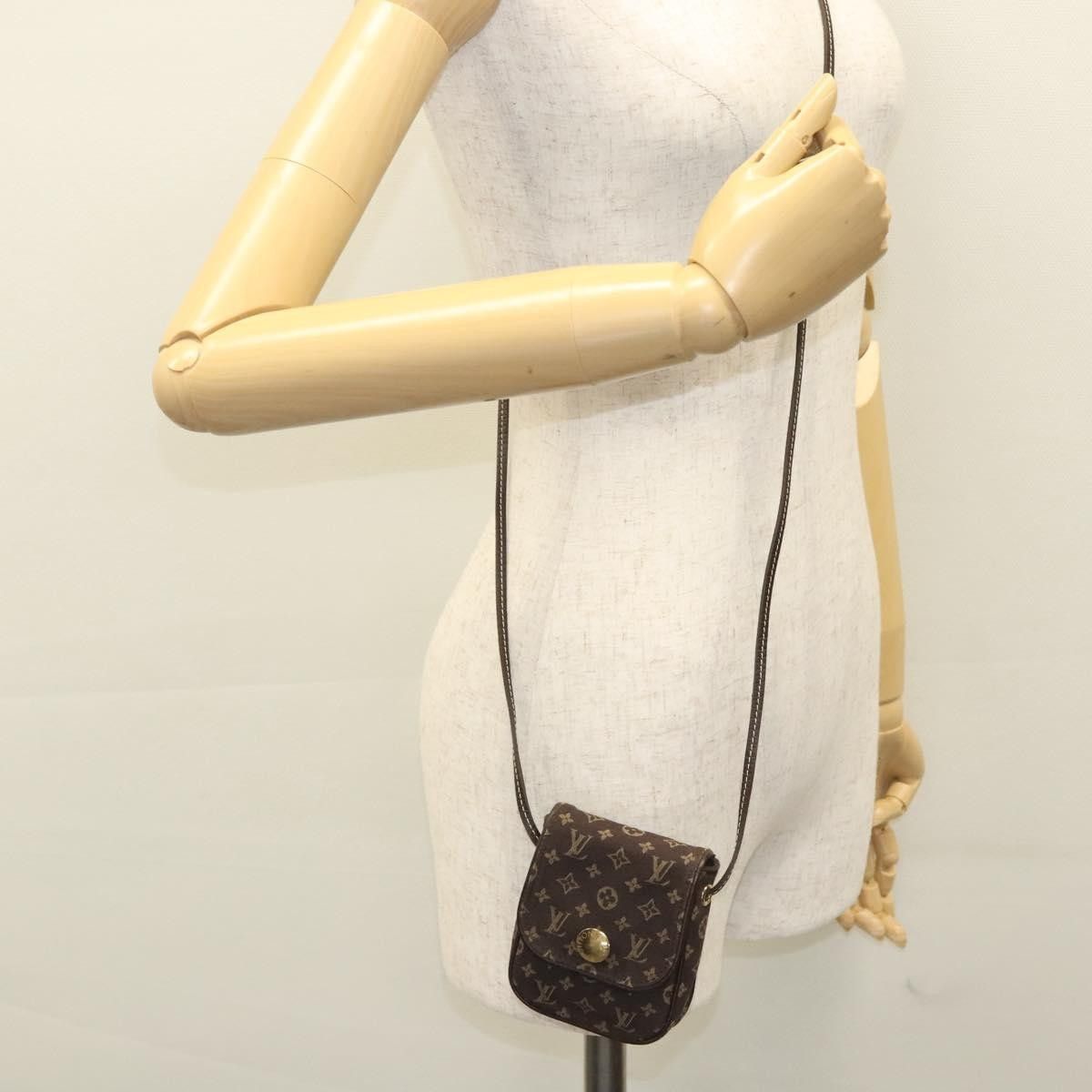 Louis Vuitton Louis Vuitton Cancun Pochette Monogram Mini Canvas Size ONE SIZE - 14 Thumbnail