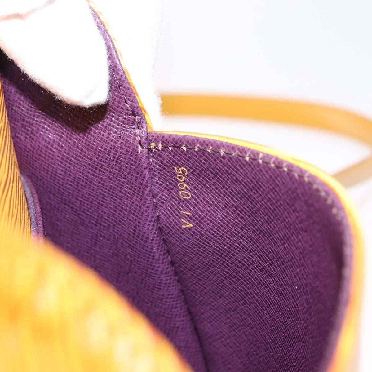 Louis Vuitton Louis Vuitton Saint Cloud Handbag Epi Leather Size ONE SIZE - 20 Thumbnail