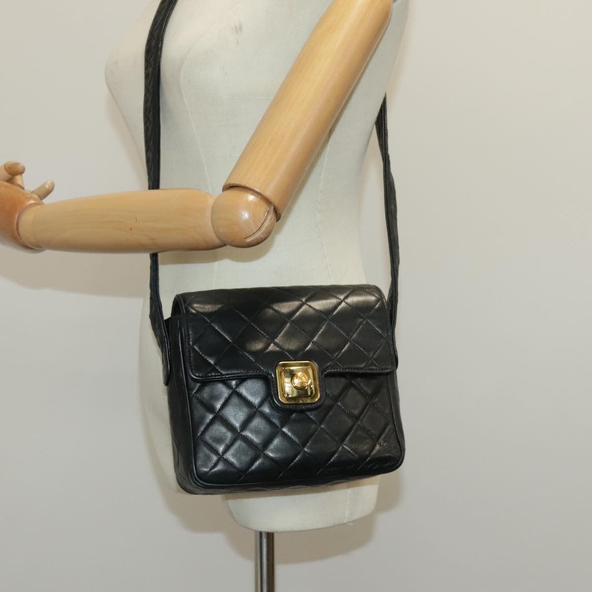 Chanel Chanel Vintage CC Pushlock Flap Bag Quilted Lambskin Size ONE SIZE - 14 Thumbnail