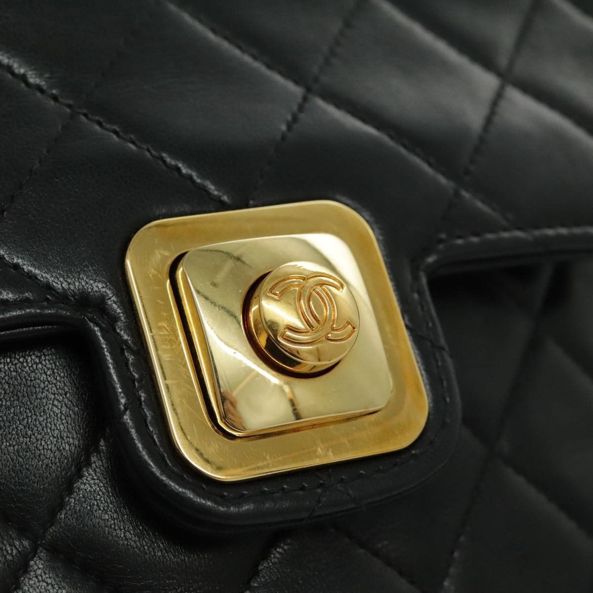 Chanel Chanel Vintage CC Pushlock Flap Bag Quilted Lambskin Size ONE SIZE - 21 Thumbnail