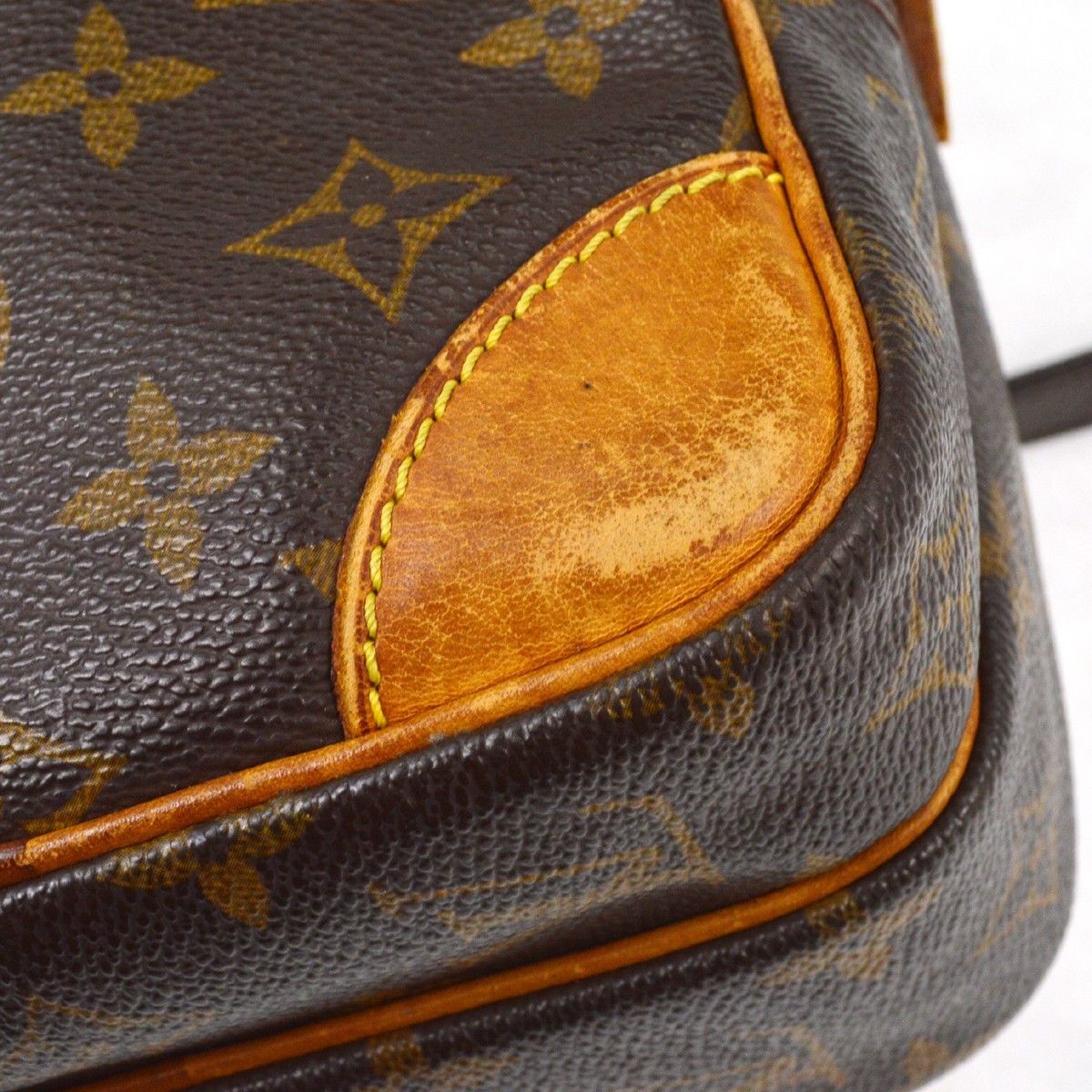Louis Vuitton Louis Vuitton Amazone Bag Monogram Canvas Size ONE SIZE - 5 Thumbnail