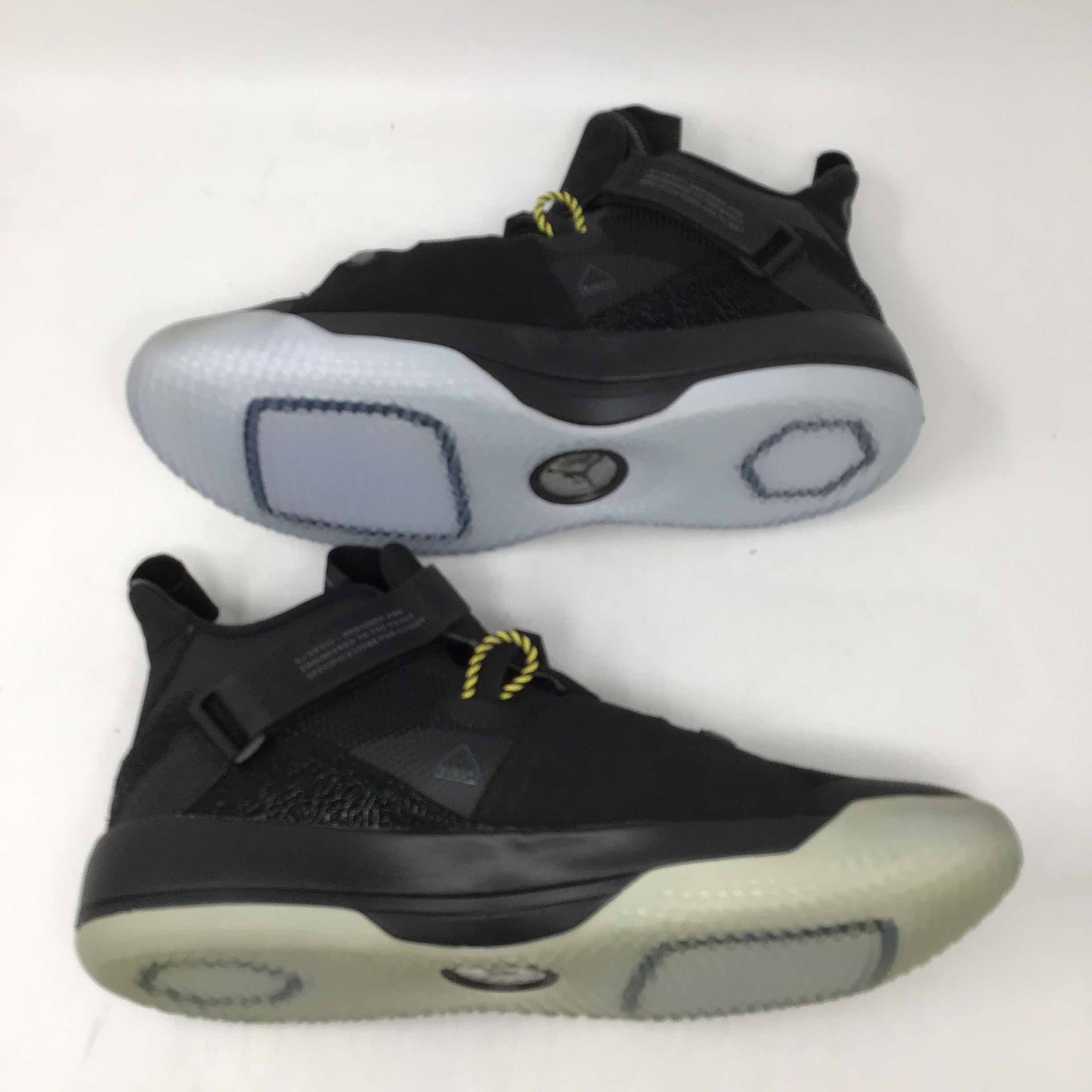 Air Jordan 33 Utility Blackout