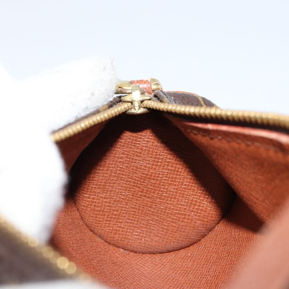 Louis Vuitton Louis Vuitton Papillon Pochette Monogram Canvas Size ONE SIZE - 18 Thumbnail
