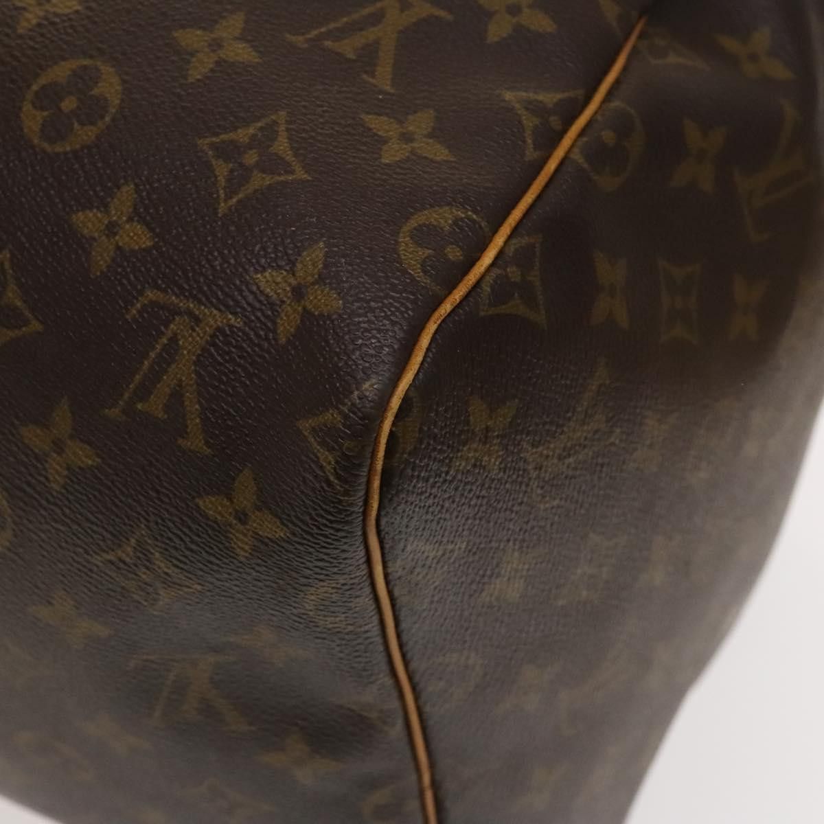 Louis Vuitton Louis Vuitton Keepall Bag Monogram Canvas Size ONE SIZE - 12 Thumbnail