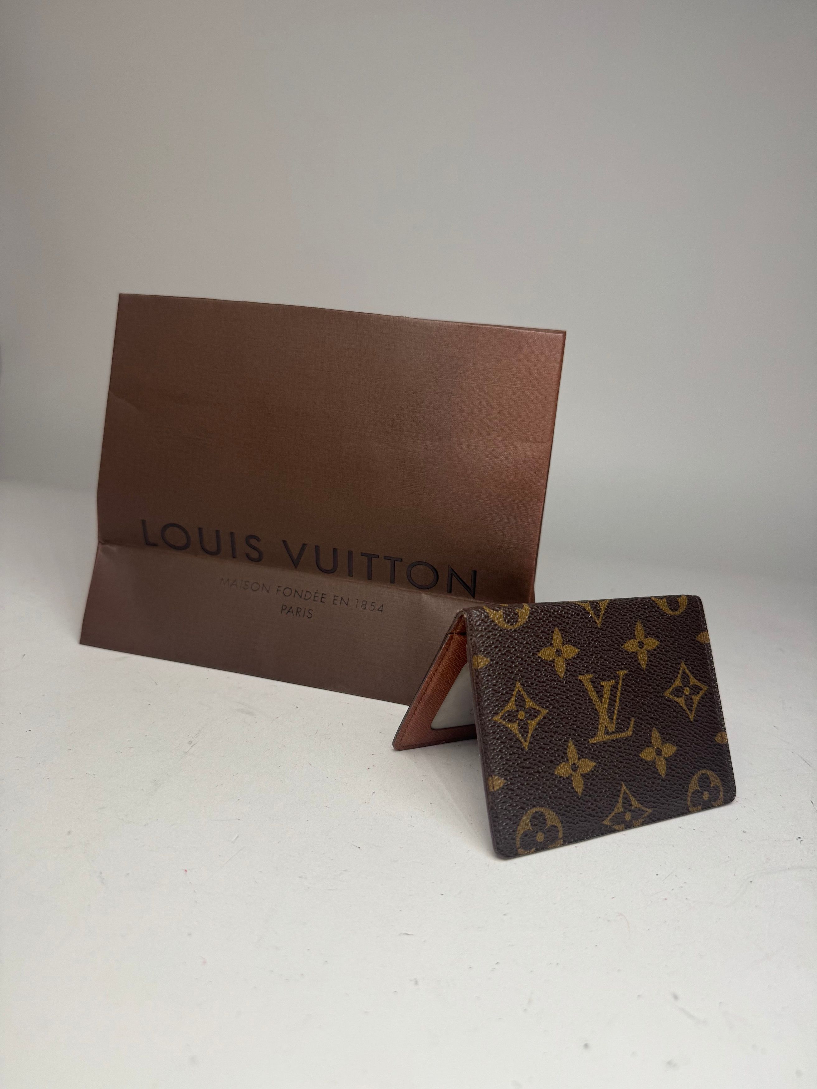 Louis Vuitton Vintage Leather Monogram Card Holder Brown Size ONE SIZE - 4 Thumbnail