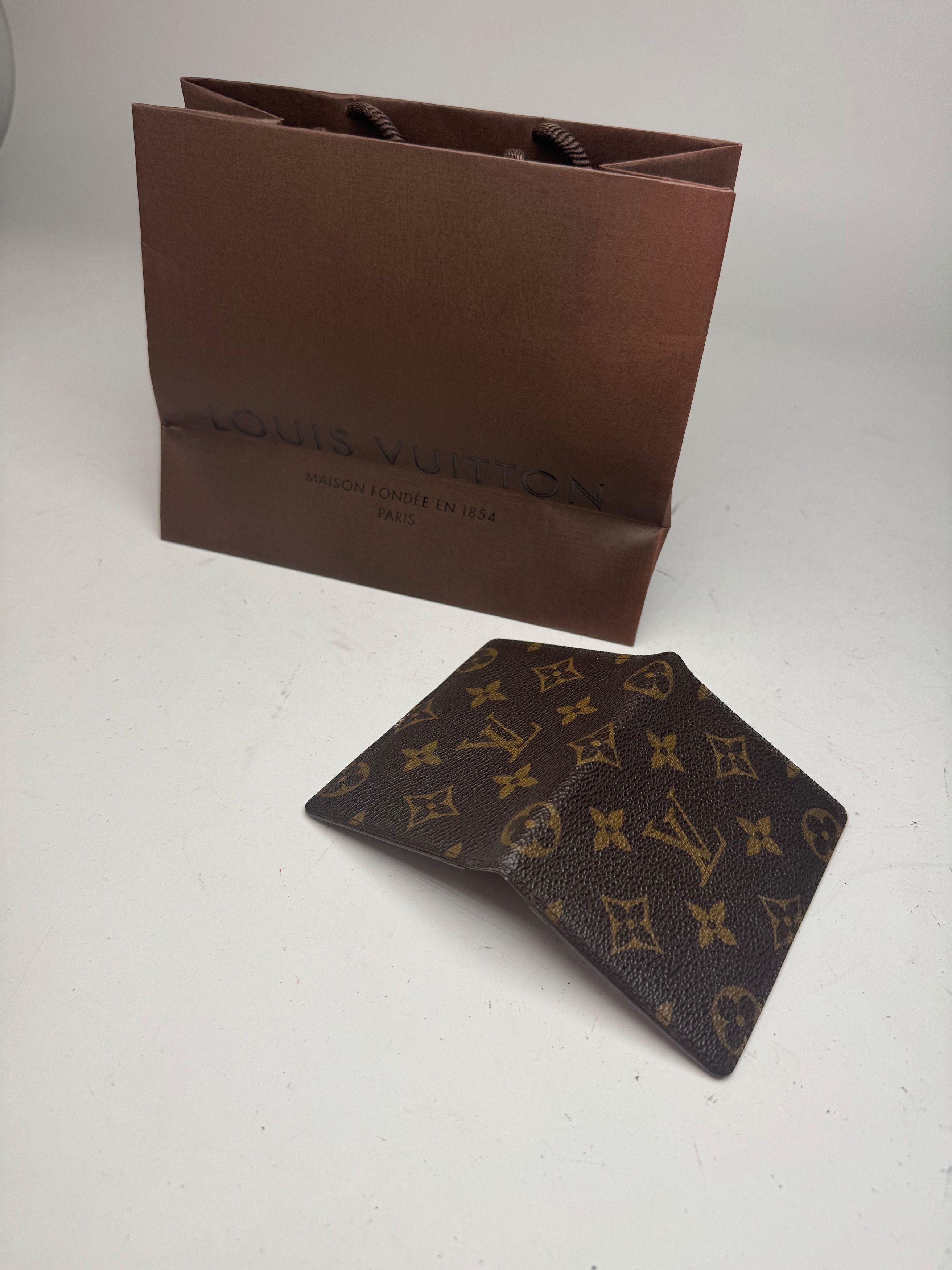 Louis Vuitton Vintage Leather Monogram Card Holder Brown Size ONE SIZE - 8 Thumbnail