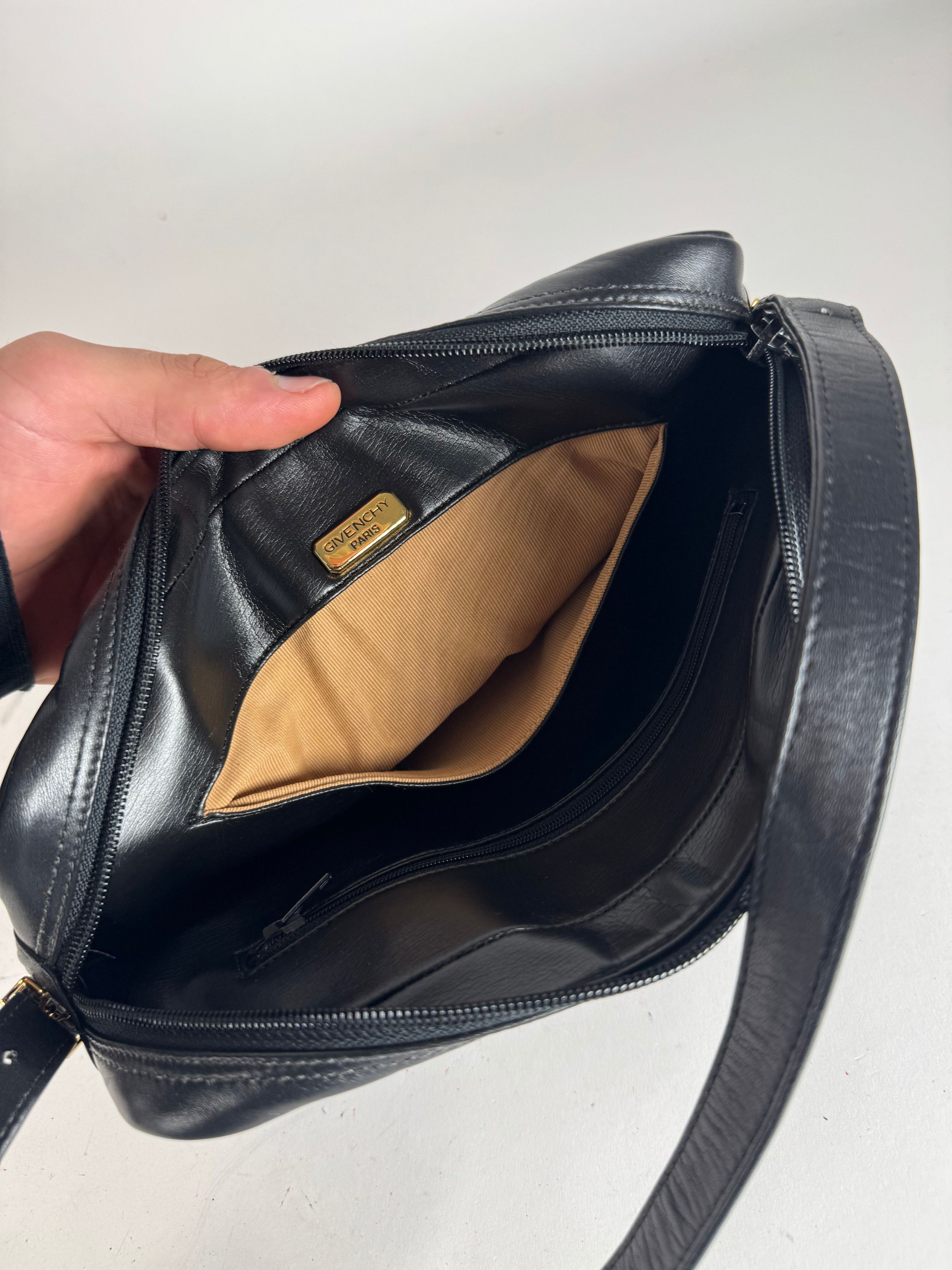 Givenchy Vintage Leather Bag Black Size ONE SIZE - 3 Thumbnail
