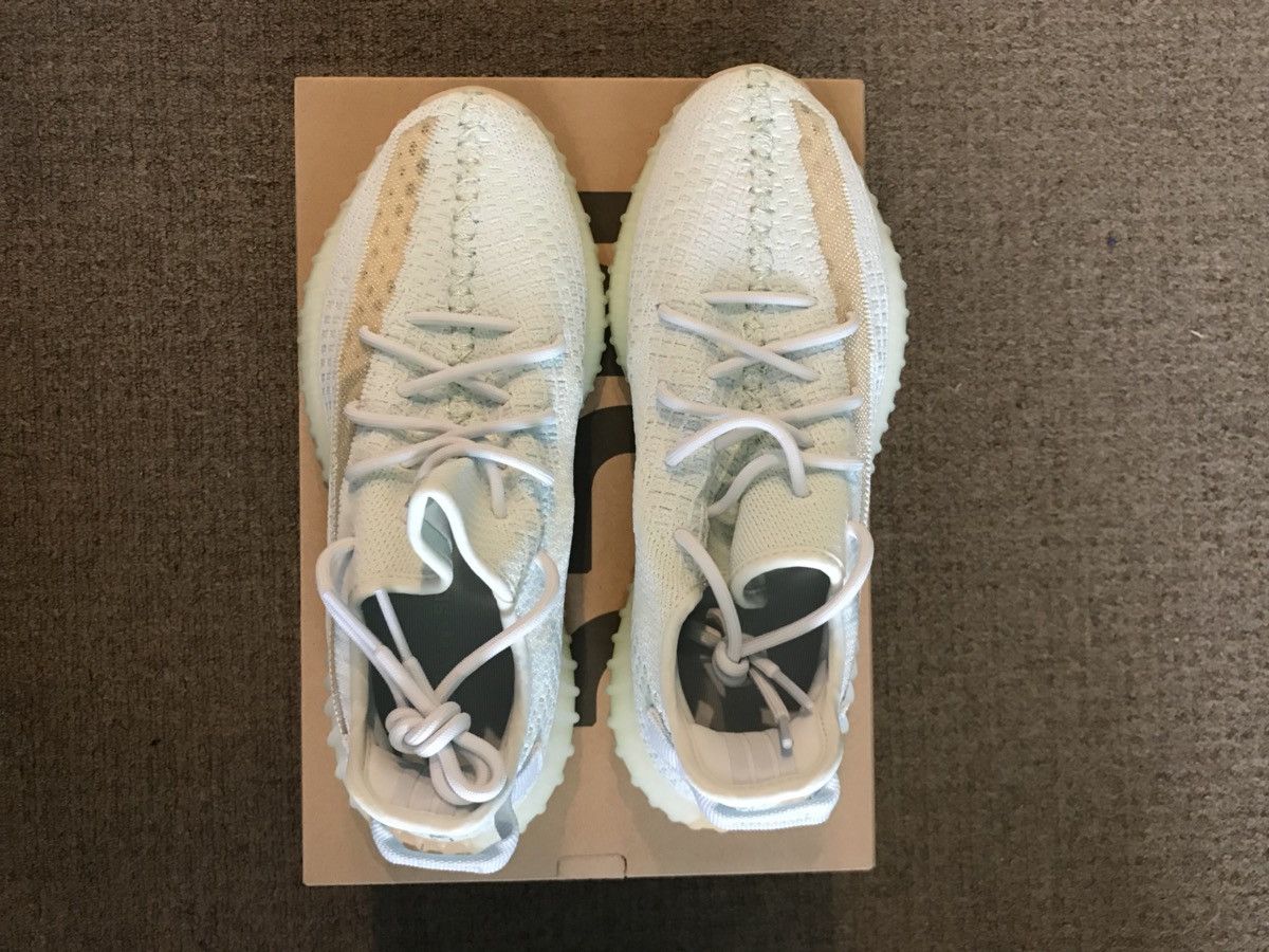 YEEZY BOOST 350 V2 HYPERSPACE SIZE 9 10 Footwear