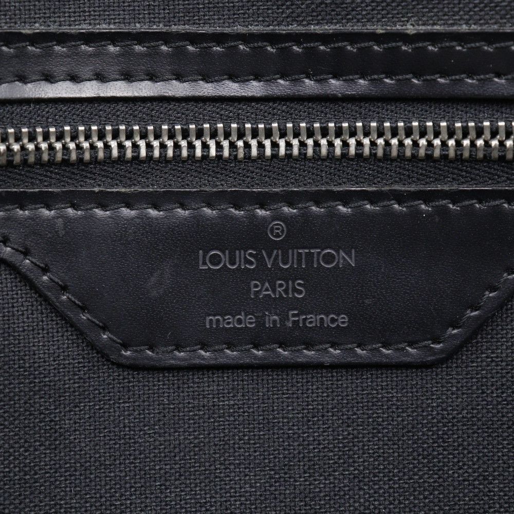 Louis Vuitton Louis Vuitton Louis Vuitton Saratov GM Taiga Shoulder Bag Leather Shoulder Bag M30882 DUTY FREE for USA Size ONE SIZE - 14 Thumbnail