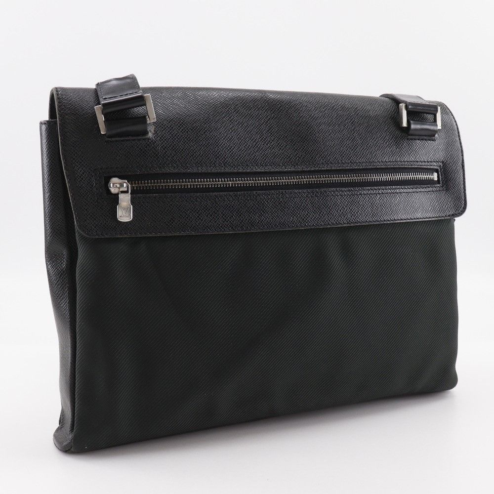 Louis Vuitton Louis Vuitton Louis Vuitton Saratov GM Taiga Shoulder Bag Leather Shoulder Bag M30882 DUTY FREE for USA Size ONE SIZE - 3 Thumbnail