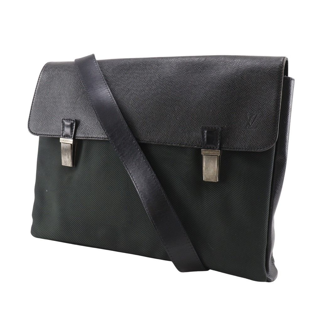 Louis Vuitton Louis Vuitton Louis Vuitton Saratov GM Taiga Shoulder Bag Leather Shoulder Bag M30882 DUTY FREE for USA Size ONE SIZE - 2 Thumbnail