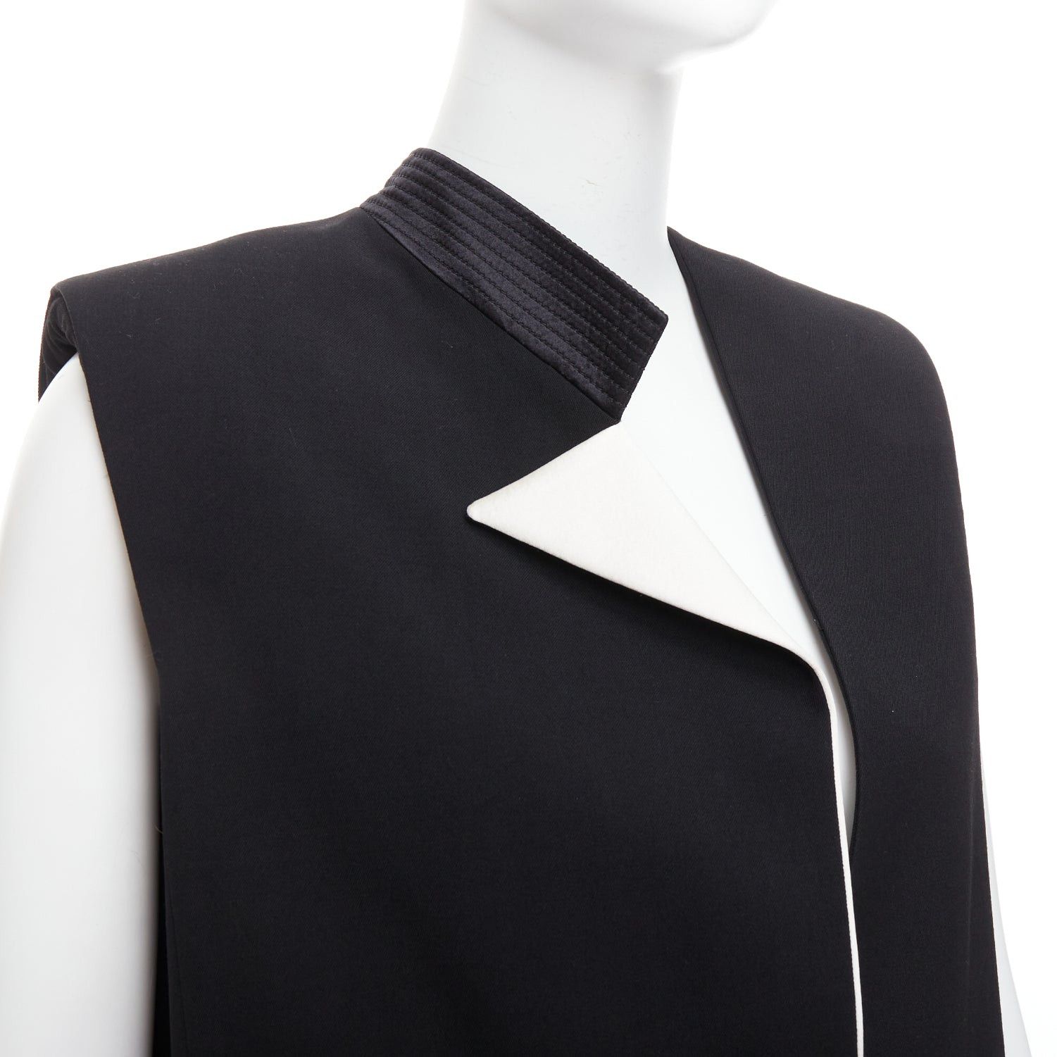 Lanvin LANVIN 2013 black cream wool silk trimmed padded boxy vest FR36 S Size S / US 4 / IT 40 - 2 Thumbnail