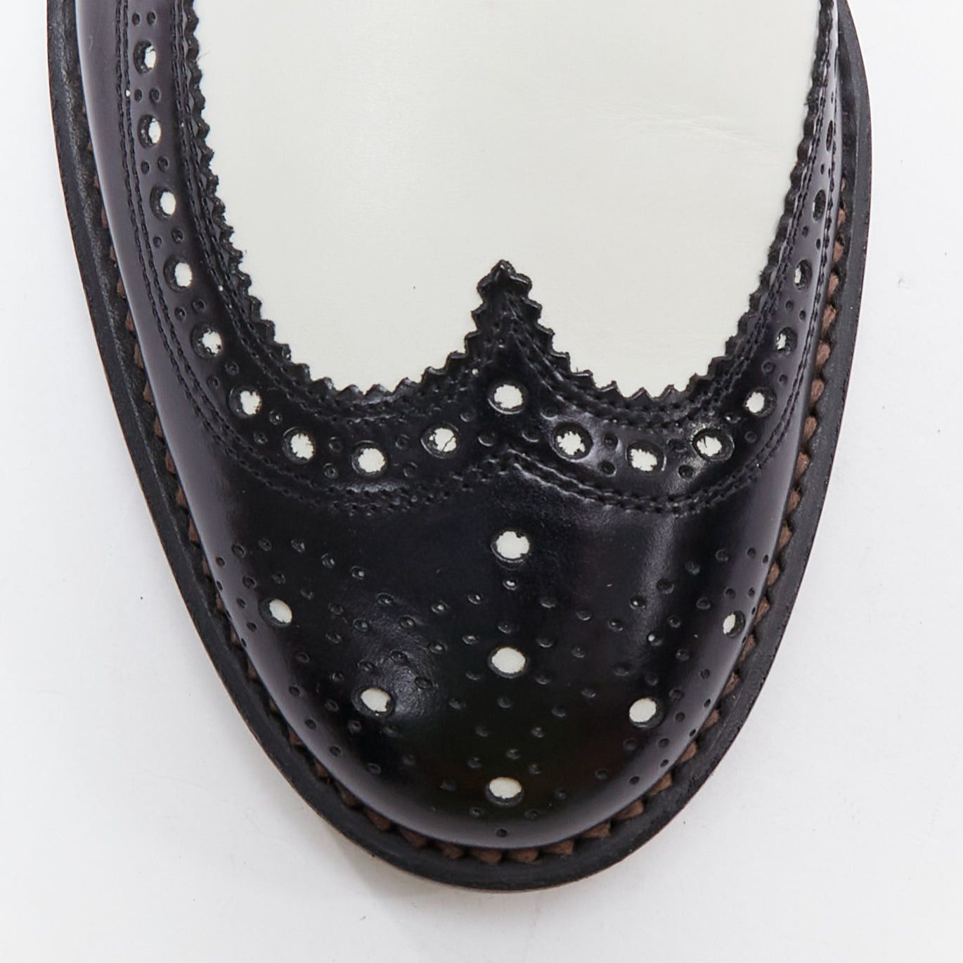 Robert Clergerie ROBERT CLERGERIE black white leather bicolor derby brogue UK7 EU40 Size US 7 / IT 37 - 6 Thumbnail