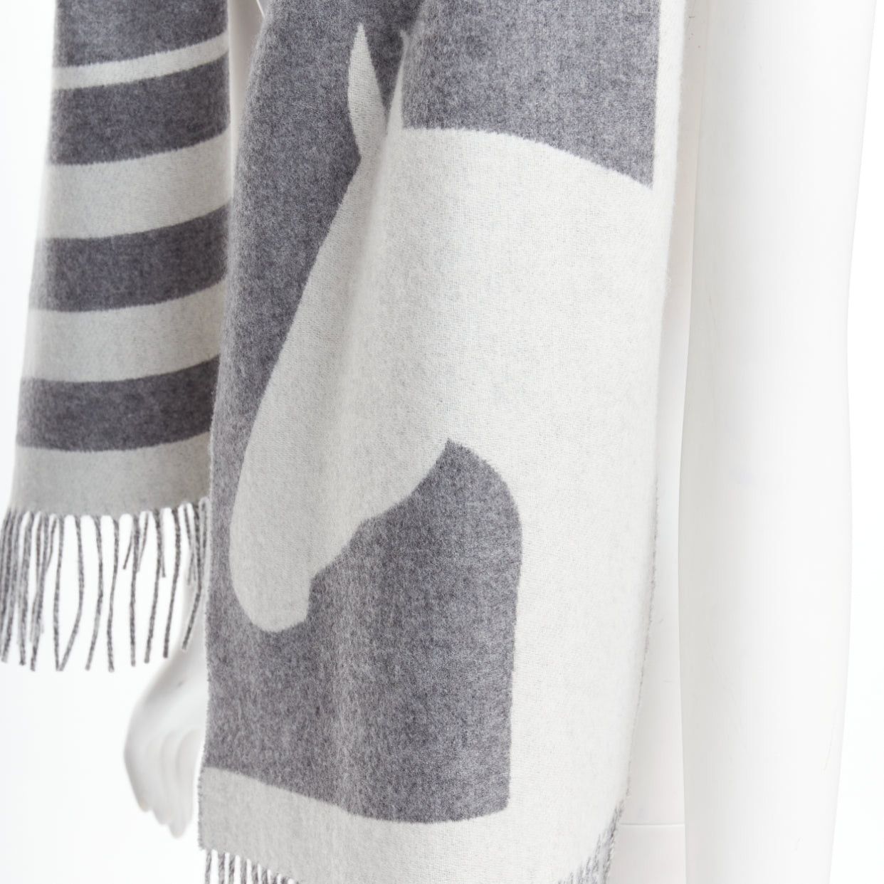 Hermes HERMES 100% cashmere abstract horse head fringe wool scarf Size ONE SIZE - 2 Thumbnail