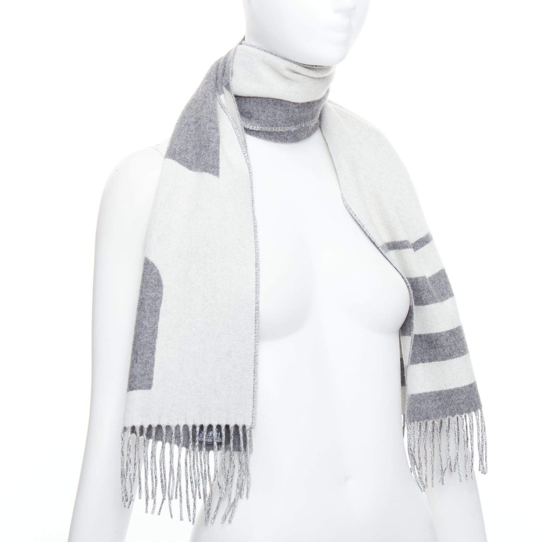 Hermes HERMES 100% cashmere abstract horse head fringe wool scarf Size ONE SIZE - 3 Thumbnail