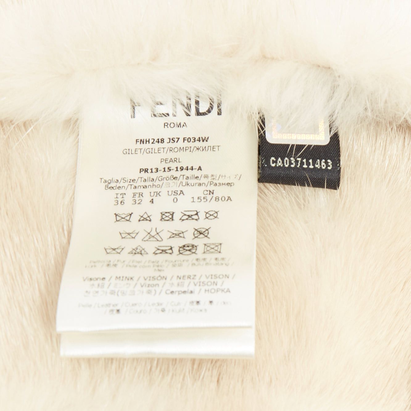 Fendi FENDI Reversible beige fur champagne gold leather metallic vest coat IT36 XXS Size XS / US 0-2 / IT 36-38 - 9 Thumbnail