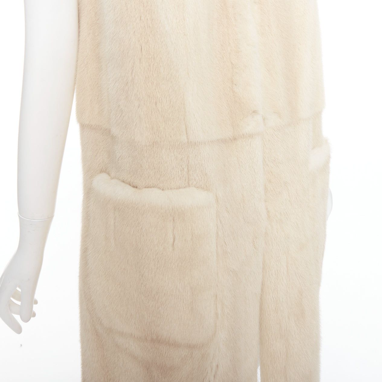 Fendi FENDI Reversible beige fur champagne gold leather metallic vest coat IT36 XXS Size XS / US 0-2 / IT 36-38 - 8 Thumbnail