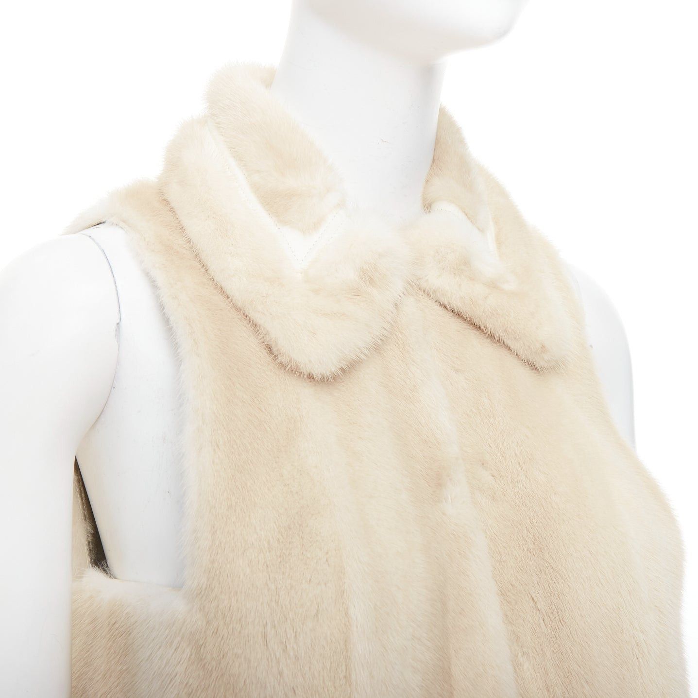 Fendi FENDI Reversible beige fur champagne gold leather metallic vest coat IT36 XXS Size XS / US 0-2 / IT 36-38 - 2 Thumbnail