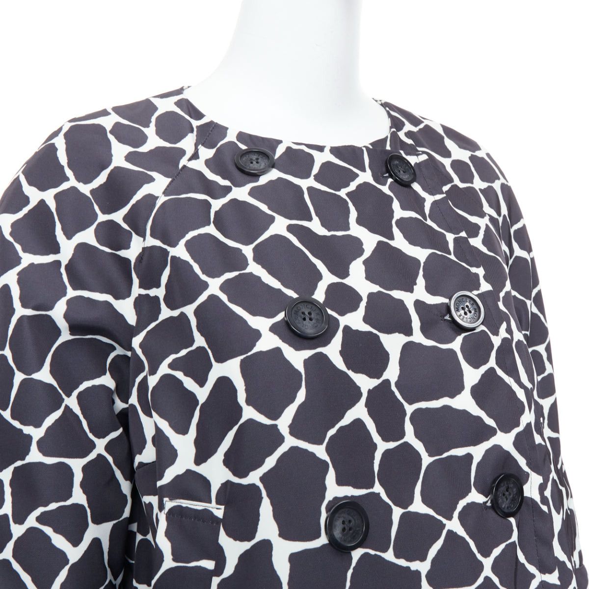Moncler MONCLER Premiere Chagall Giubotto black giraffe spot print down jacket Sz1 Size S / US 4 / IT 40 - 8 Thumbnail