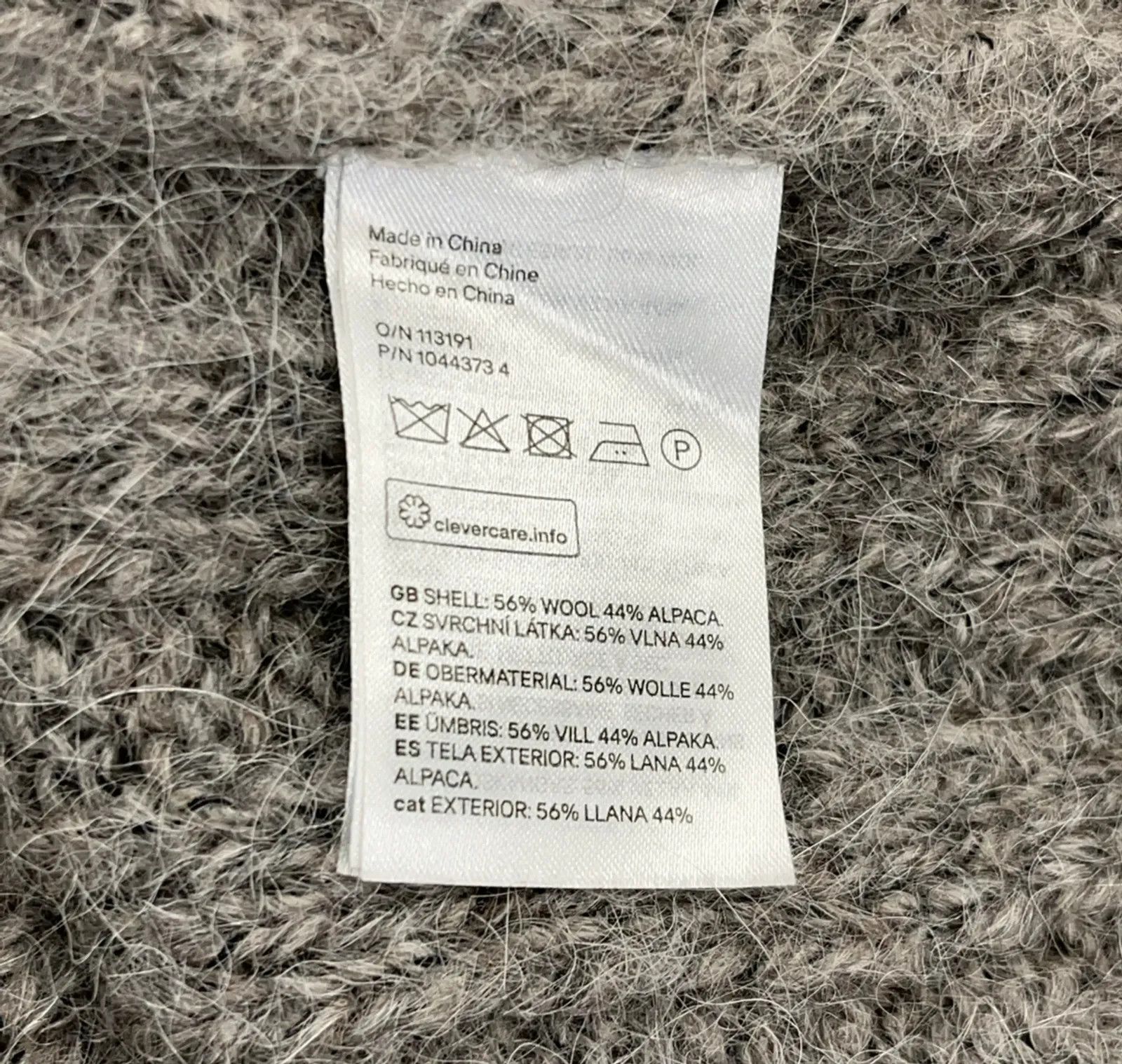 H&M H&M STUDIO Alpaca v-neck Sweater Size S / US 4 / IT 40 - 5 Thumbnail