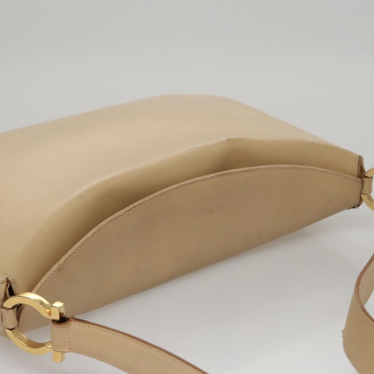 Salvatore Ferragamo Salvatore Ferragamo Gancini Shoulder Bag Leather Size ONE SIZE - 16 Thumbnail