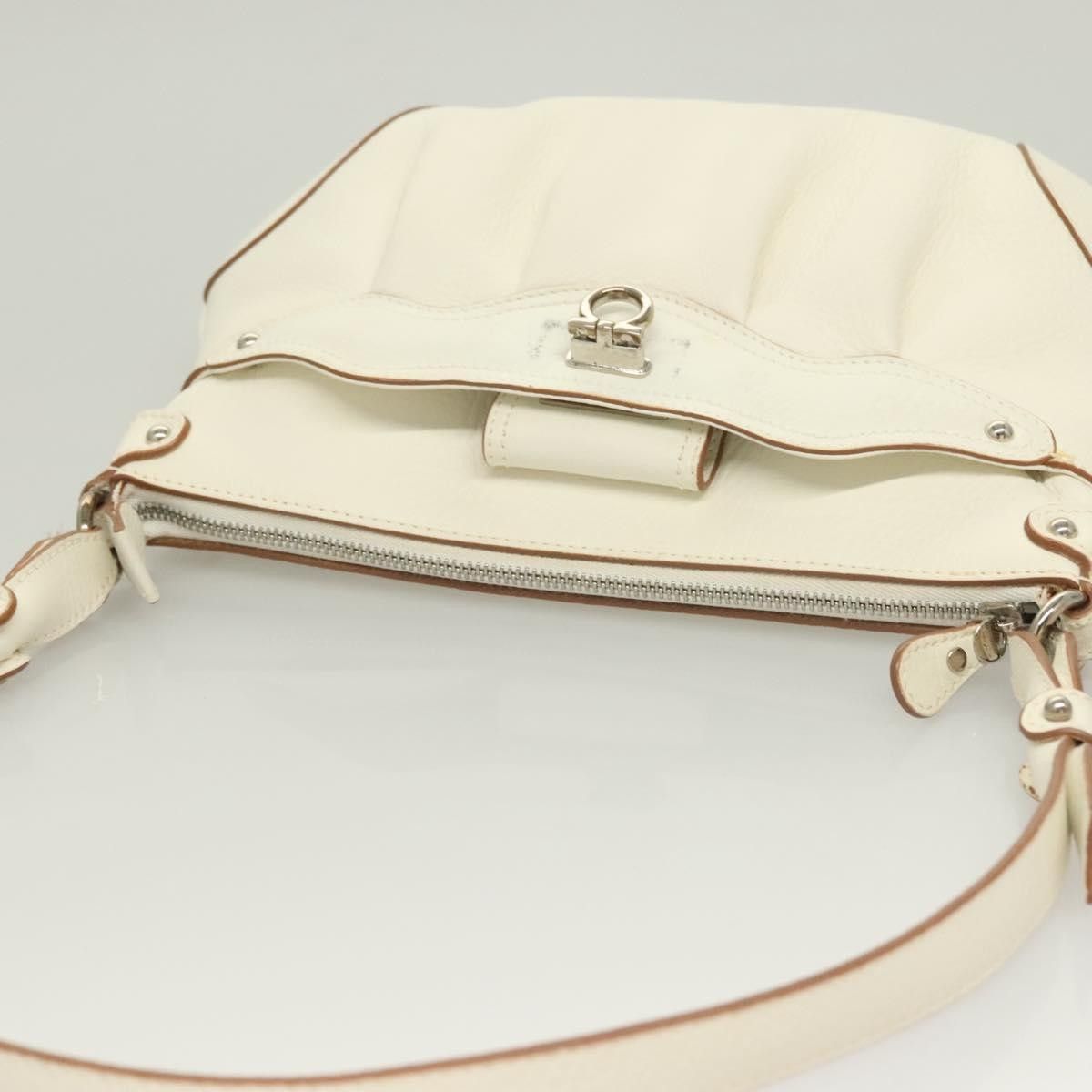 Salvatore Ferragamo Salvatore Ferragamo Gancini Shoulder Bag Leather Size ONE SIZE - 14 Thumbnail
