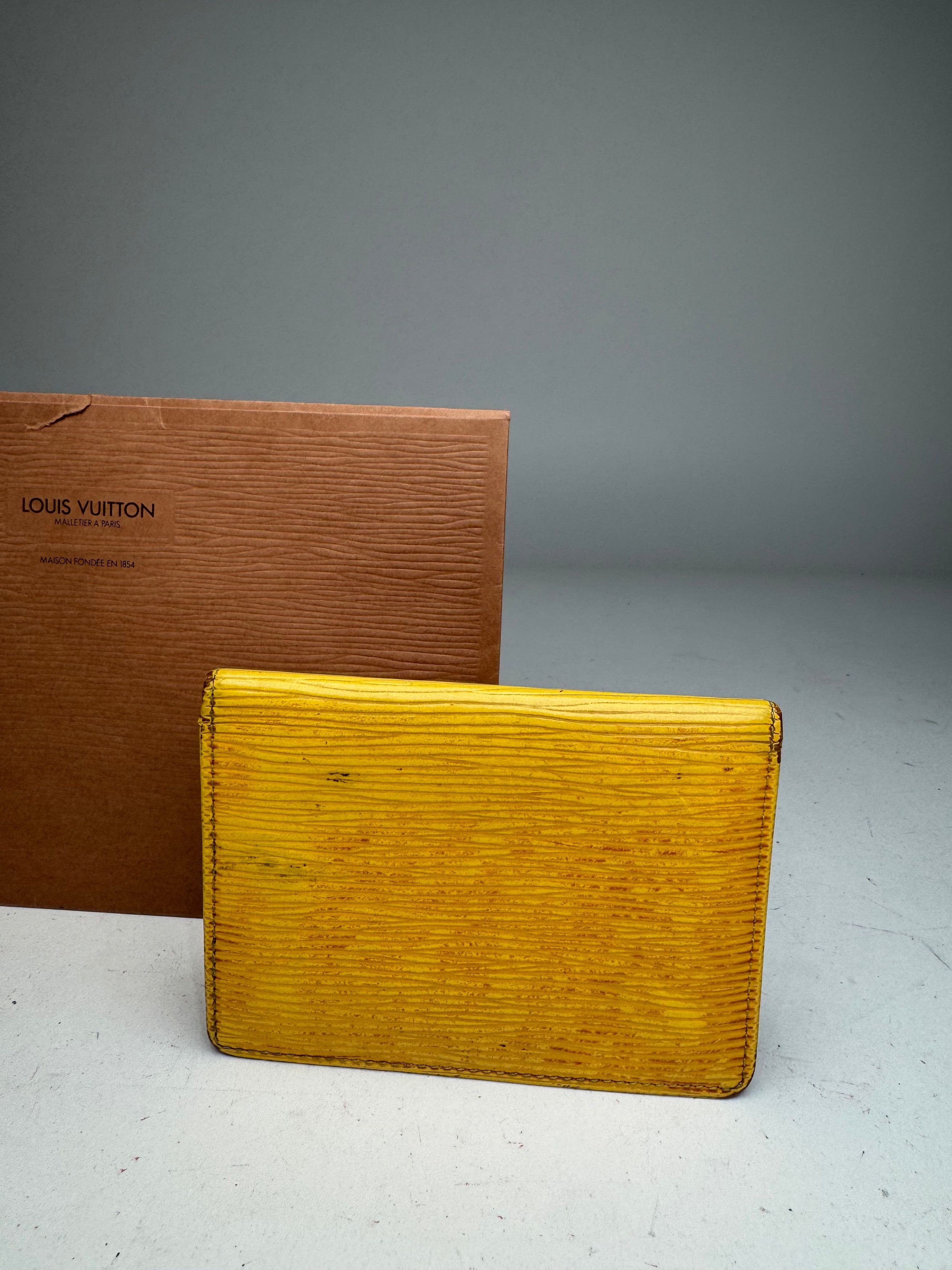 Louis Vuitton Vintage EPI Leather Card Holder Yellow Size ONE SIZE - 10 Thumbnail