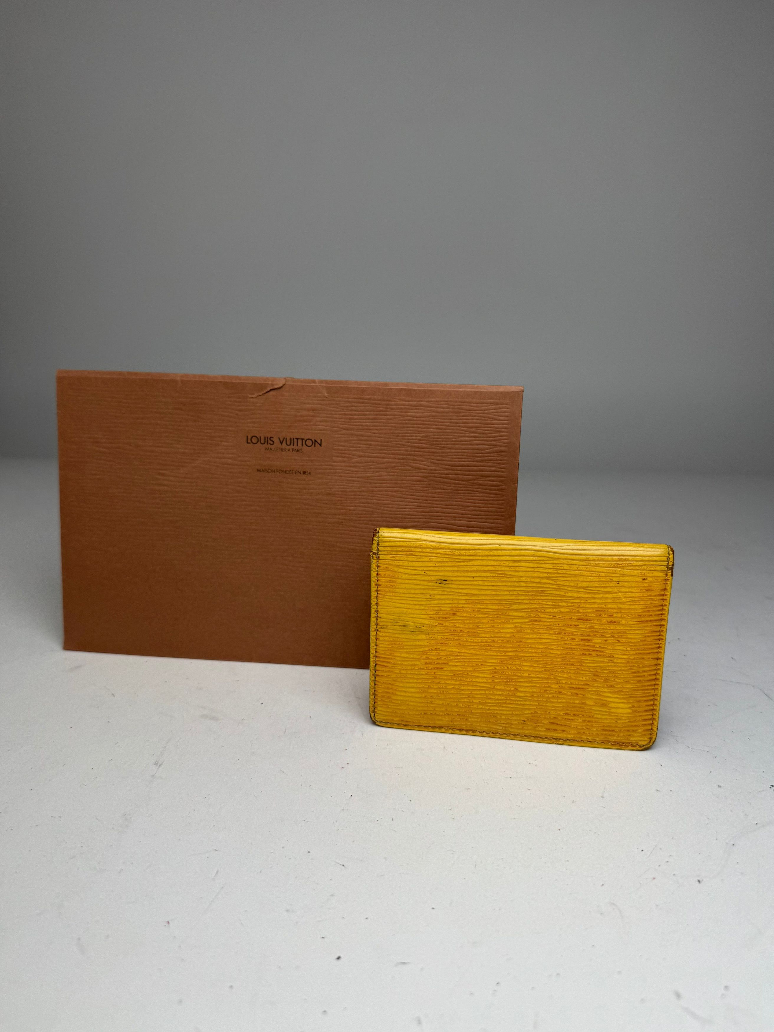 Louis Vuitton Vintage EPI Leather Card Holder Yellow Size ONE SIZE - 2 Thumbnail