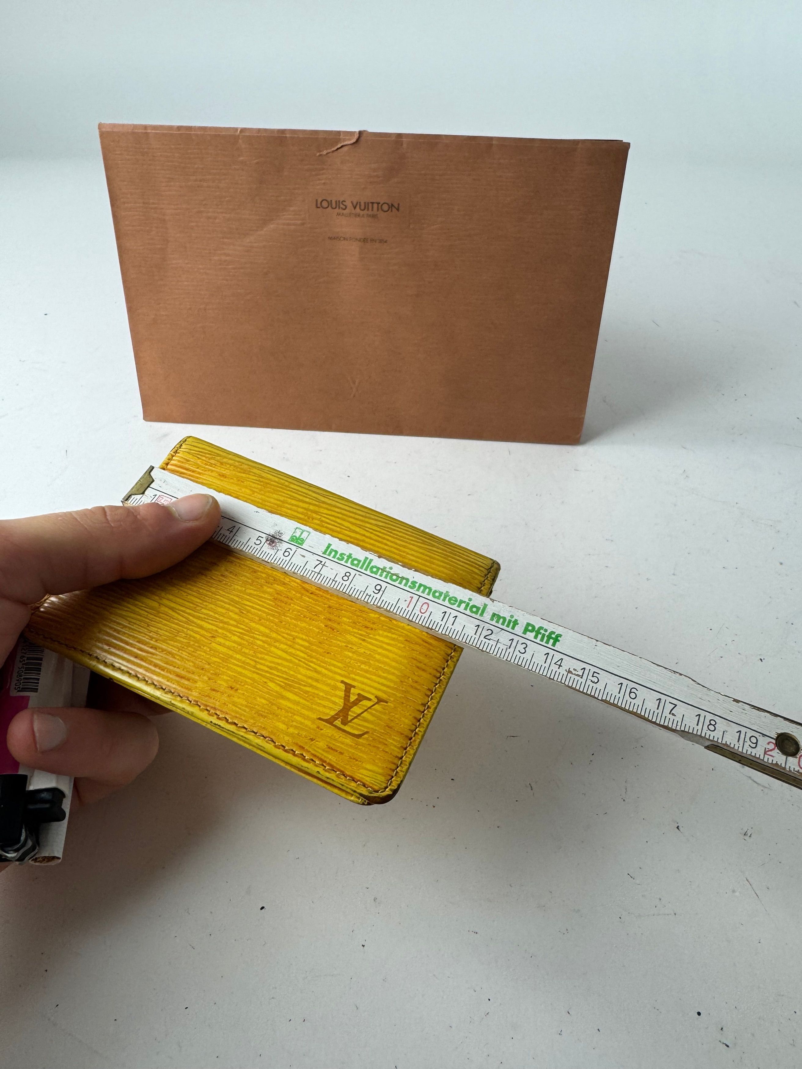 Louis Vuitton Vintage EPI Leather Card Holder Yellow Size ONE SIZE - 6 Thumbnail