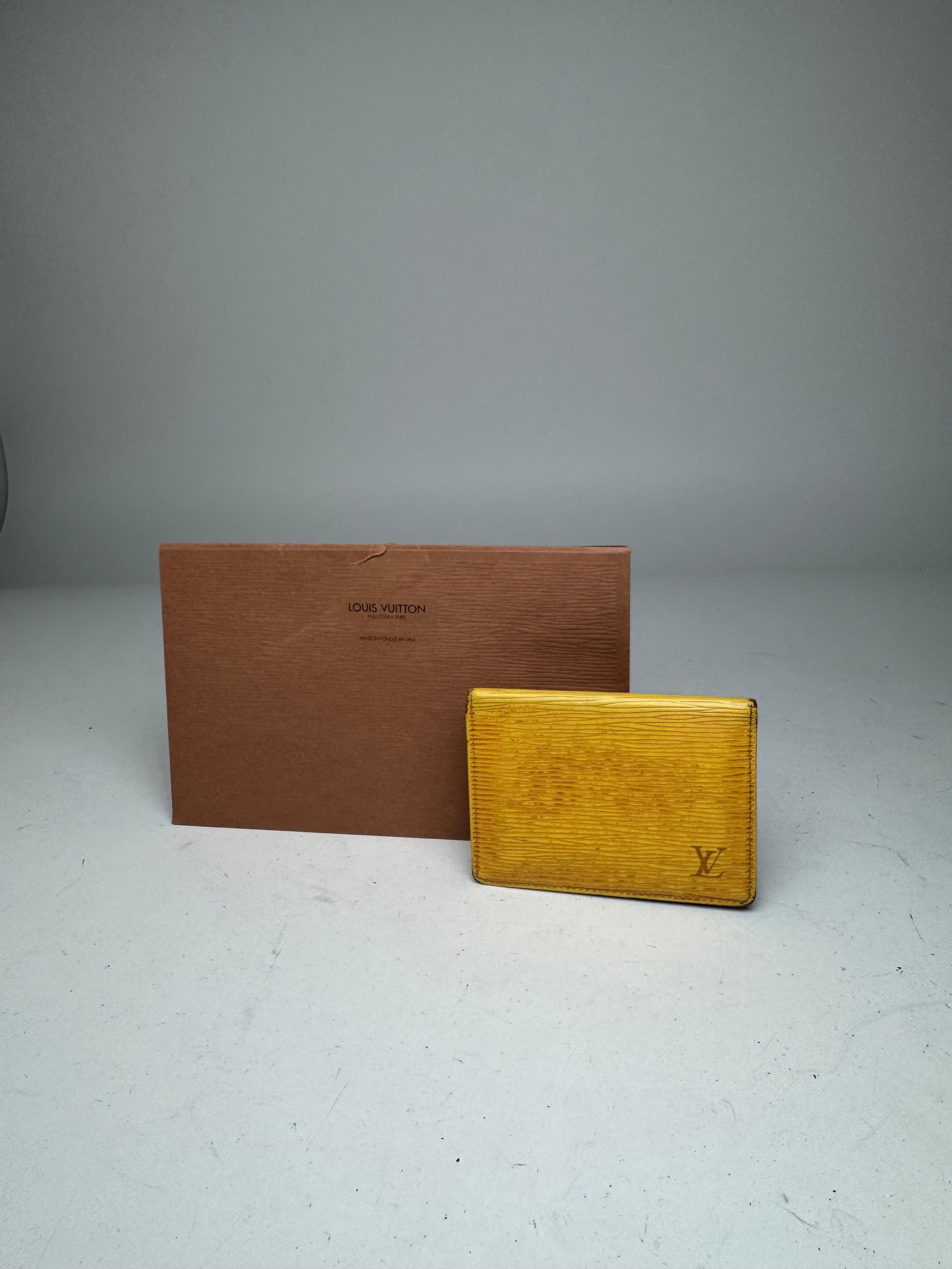 Louis Vuitton Vintage EPI Leather Card Holder Yellow Size ONE SIZE - 7 Thumbnail