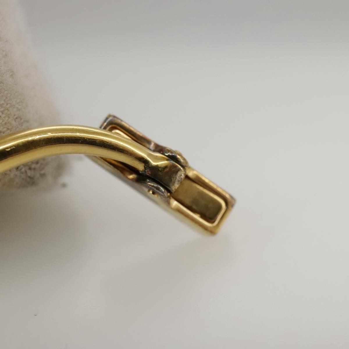 Louis Vuitton Louis Vuitton Padlock and Key Logo Cufflinks Silver Size ONE SIZE - 13 Thumbnail