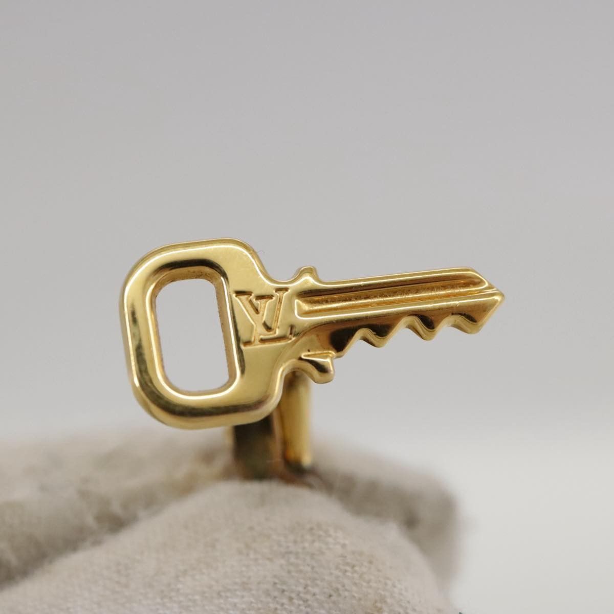 Louis Vuitton Louis Vuitton Padlock and Key Logo Cufflinks Silver Size ONE SIZE - 6 Thumbnail