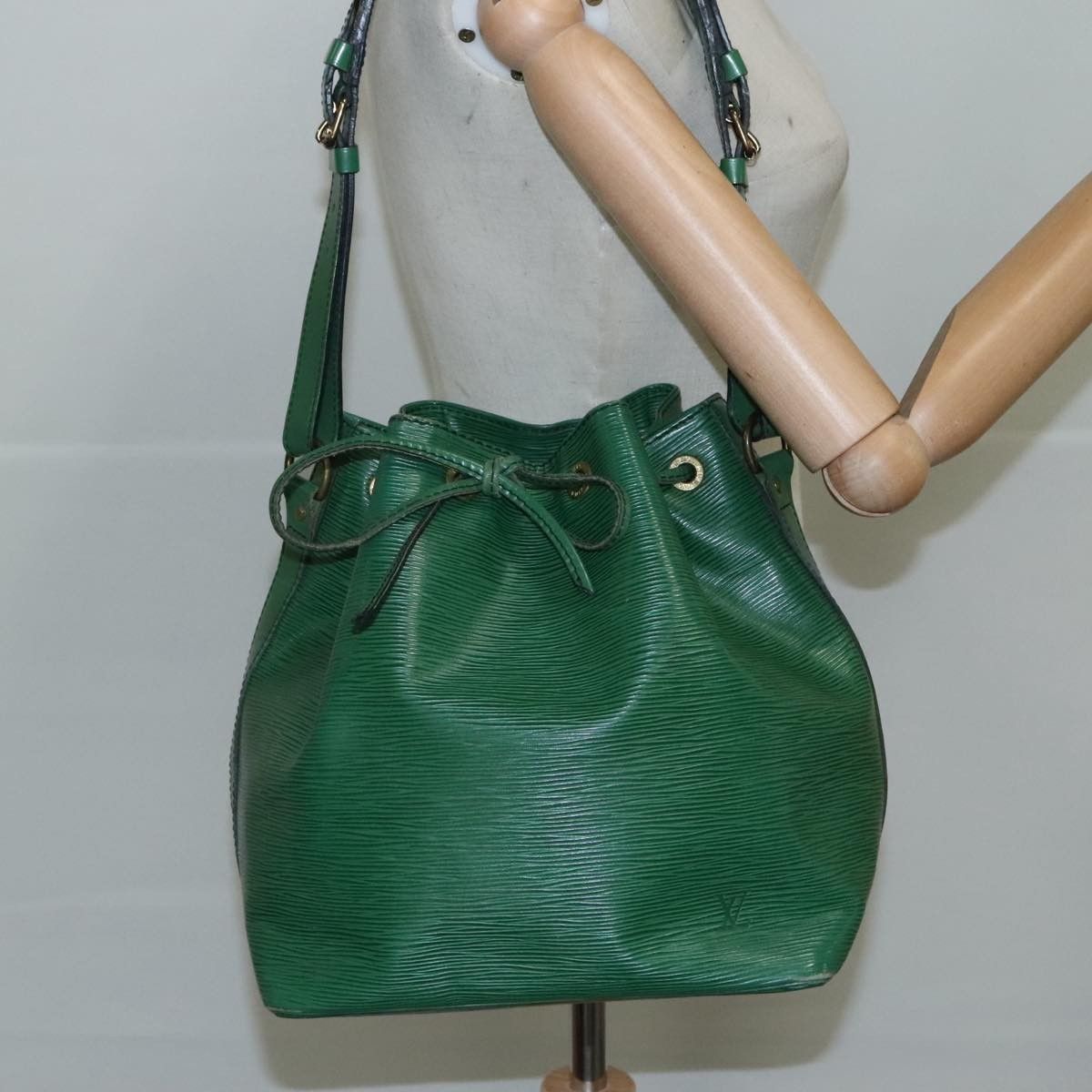 Louis Vuitton Louis Vuitton Petit Noe Handbag Epi Leather Size ONE SIZE - 13 Thumbnail