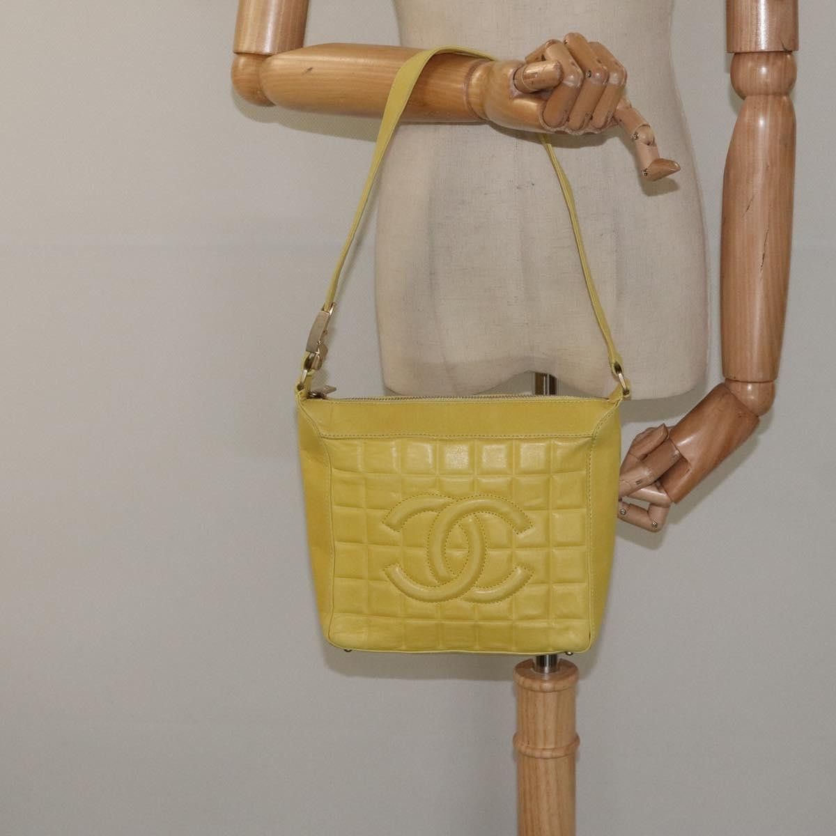 Chanel Chanel Chocolate Bar CC Shoulder Bag Quilted Leather Size ONE SIZE - 15 Thumbnail