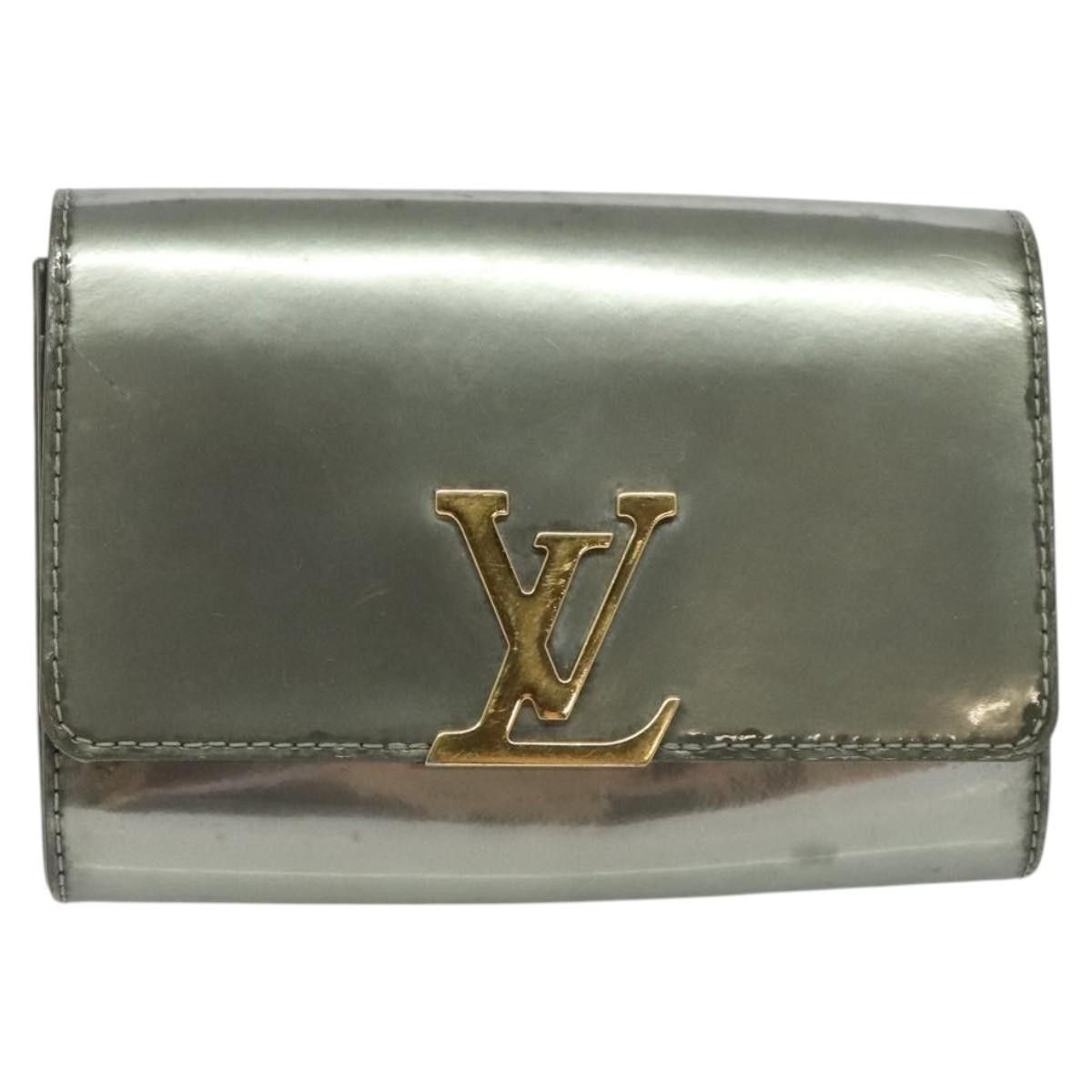 Louis Vuitton Louis Vuitton Chain Louise Clutch Patent Size ONE SIZE - 19 Thumbnail