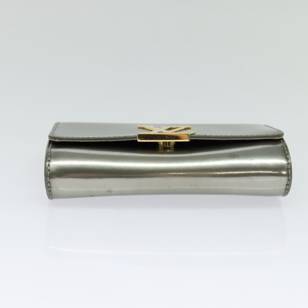 Louis Vuitton Louis Vuitton Chain Louise Clutch Patent Size ONE SIZE - 15 Thumbnail
