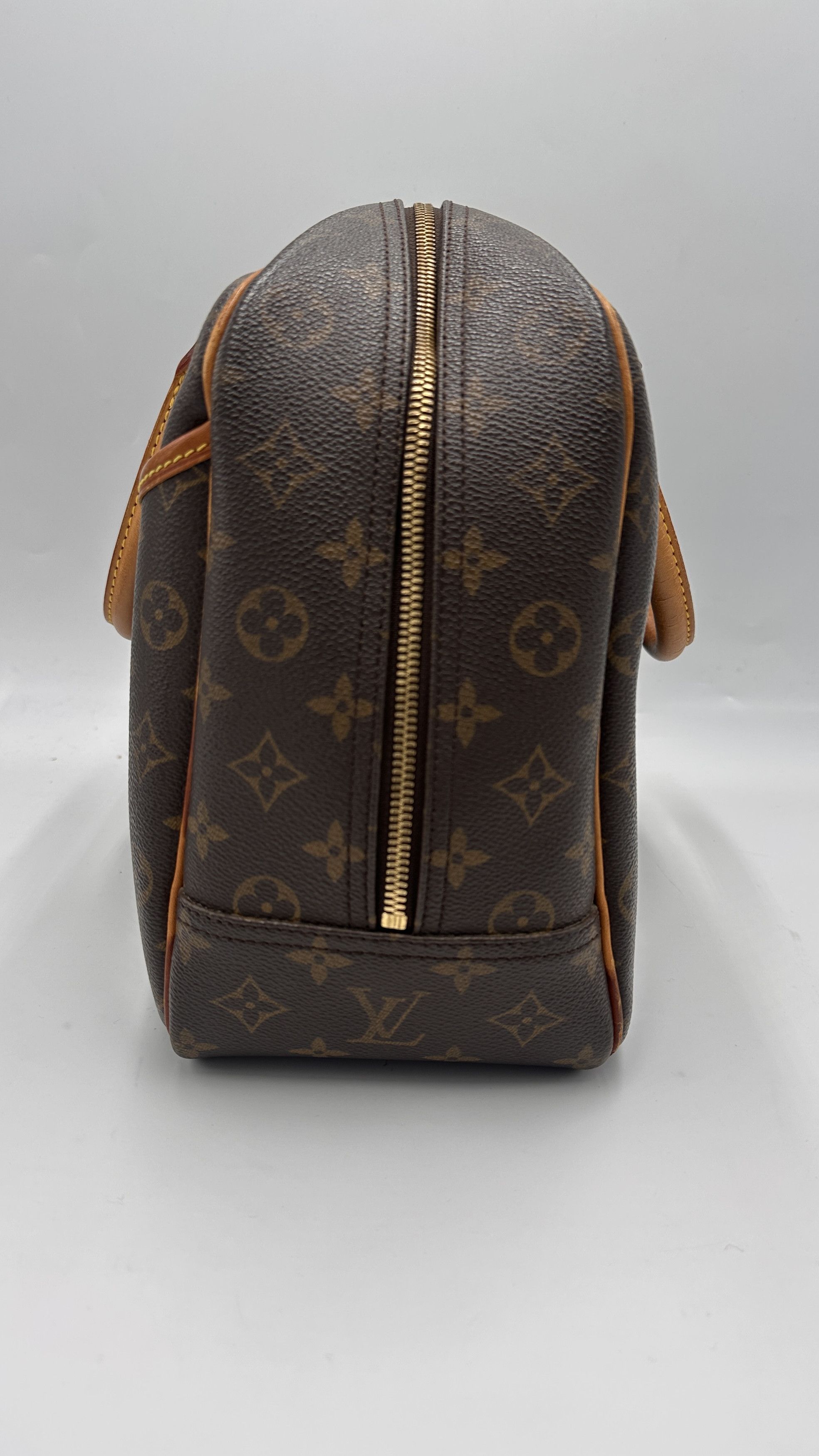 Louis Vuitton Louis Vuitton Deauville Handbag Monogram Canvas Size ONE SIZE - 4 Thumbnail
