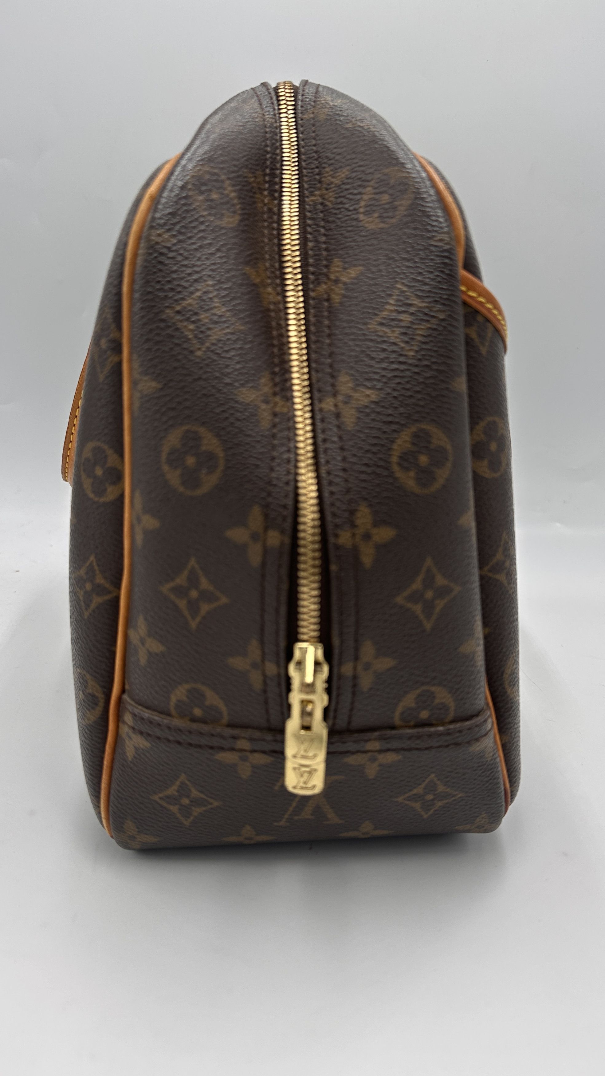 Louis Vuitton Louis Vuitton Deauville Handbag Monogram Canvas Size ONE SIZE - 3 Thumbnail