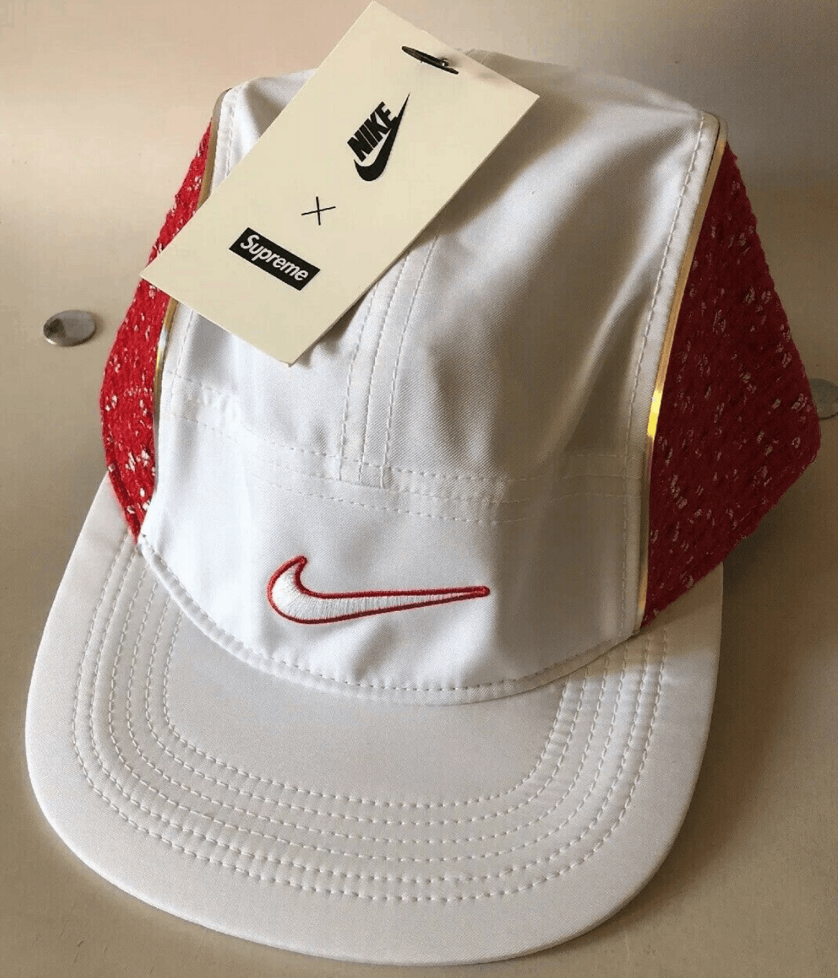 Supreme Nike Boucle Running Hat WhiteSupreme Nike Boucle Running Hat White  - OFour