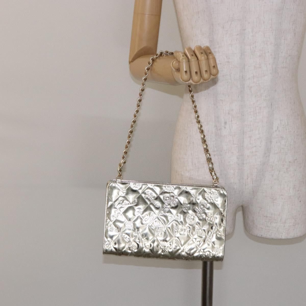 Chanel Chanel Lucky Symbols Pochette Embossed Quilted Patent Size ONE SIZE - 14 Thumbnail