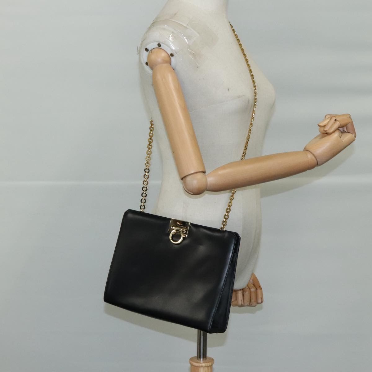 Salvatore Ferragamo Salvatore Ferragamo Gancini Shoulder Bag Leather Size ONE SIZE - 13 Thumbnail