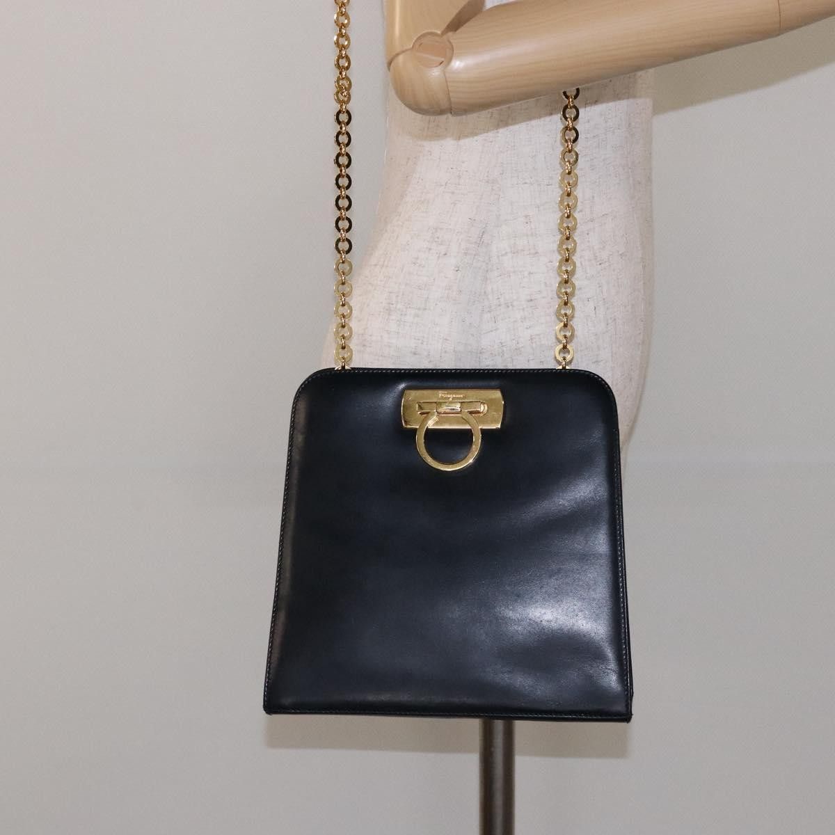 Salvatore Ferragamo Salvatore Ferragamo Gancini Shoulder Bag Leather Size ONE SIZE - 13 Thumbnail