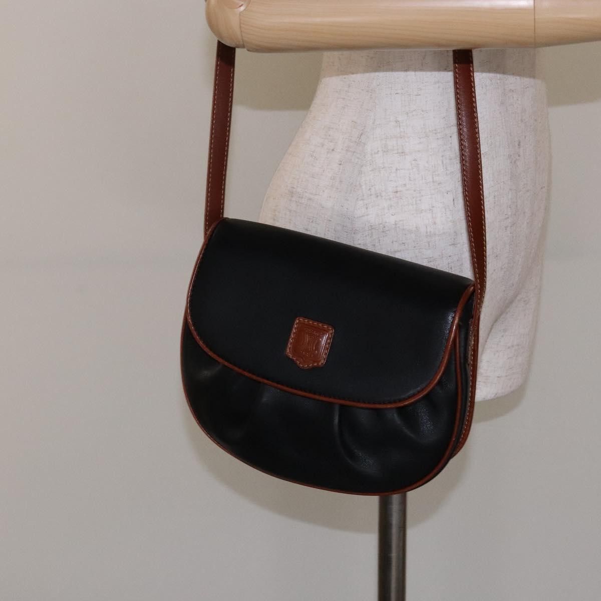 Celine Celine Vintage Triomphe Shoulder Bag Leather Size ONE SIZE - 14 Thumbnail