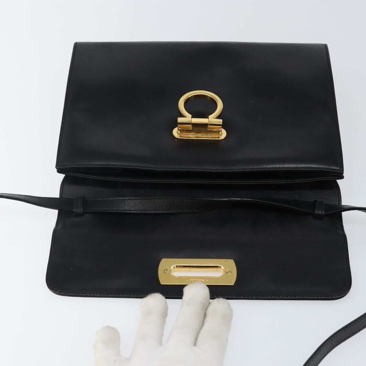 Salvatore Ferragamo Salvatore Ferragamo Gancini Shoulder Bag Leather Size ONE SIZE - 17 Thumbnail