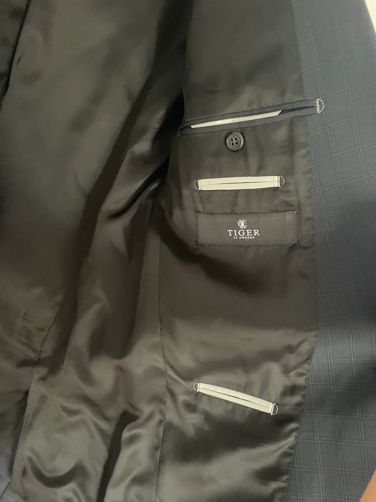 Tiger of Sweden Tiger of Sweden Nedvin Suit Size 38R - 2 Thumbnail